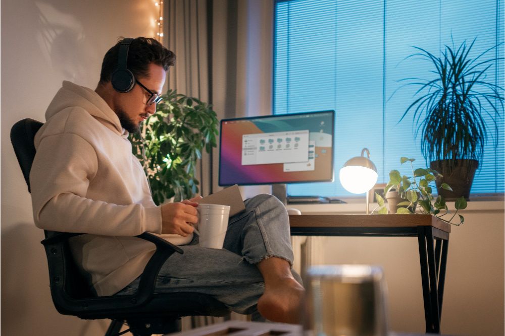 Hybrid Remote Work